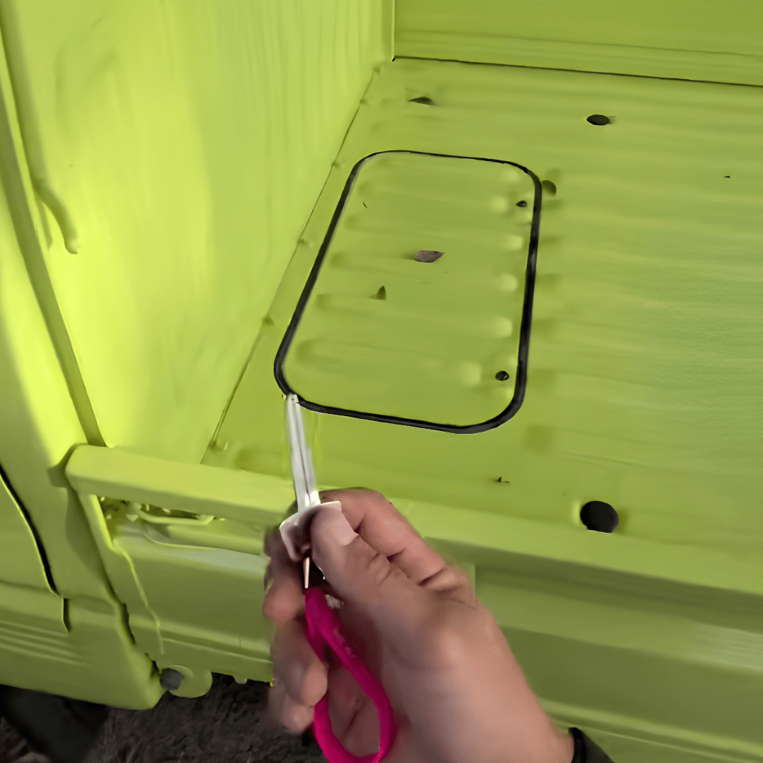 🔑 Making a Key for a 1997 Mitsubishi Minicab | Locksmith Chronicles — Jacksonville