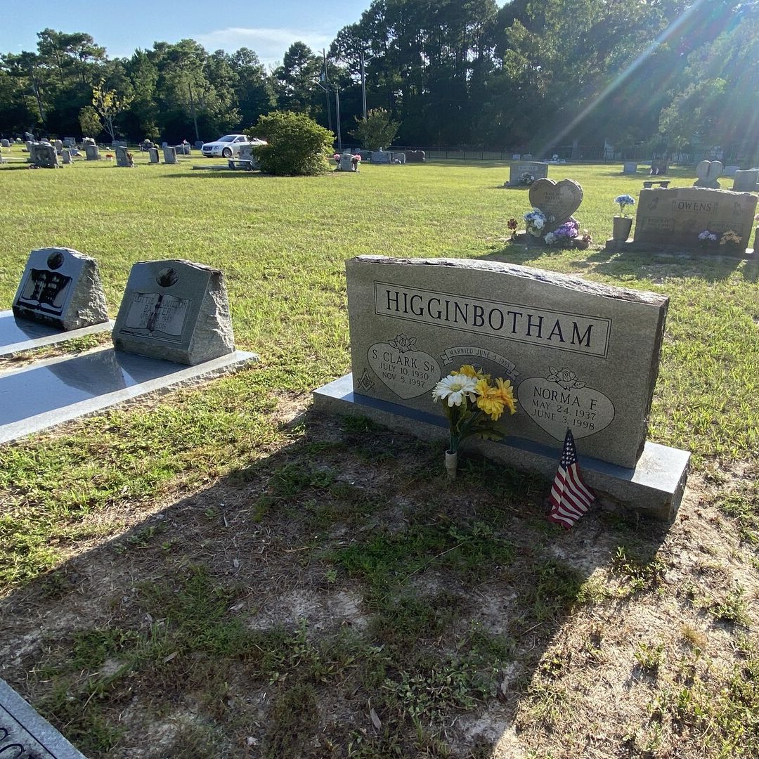 Burial of Higginbotham family on Ferreira Cemetery. Jacksonville, Fl