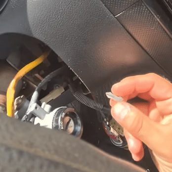 A Shoulder-Stop Key for a 2006 Chevrolet Aveo. Extracting a Broken Key from the Ignition Lock. Locksmith Chronicles