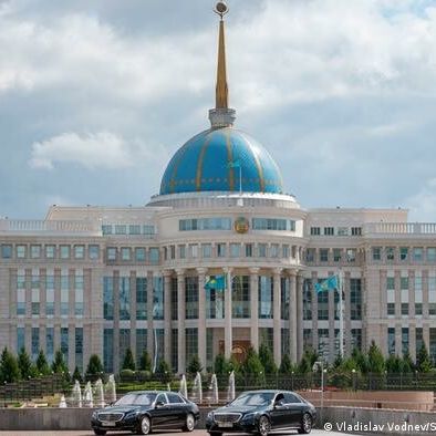 Казахстан не хоче опинитися за "залізною завісою" з РФ