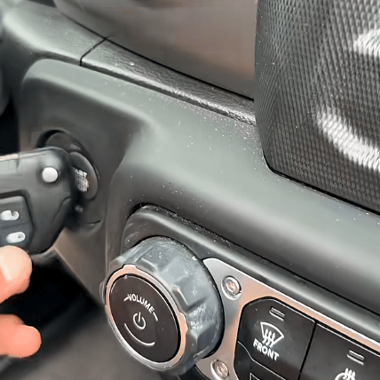 Which End of the Key to Use When Pressing the Button on a 2023 Jeep Wrangler. Locksmith Chronicles
