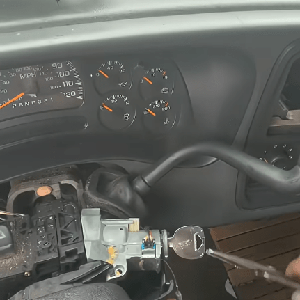 Вынимаем зажигание на Chevrolet Silverado 2006. Ключ B102. Не всё прошло гладко. | Хроники медвежатника