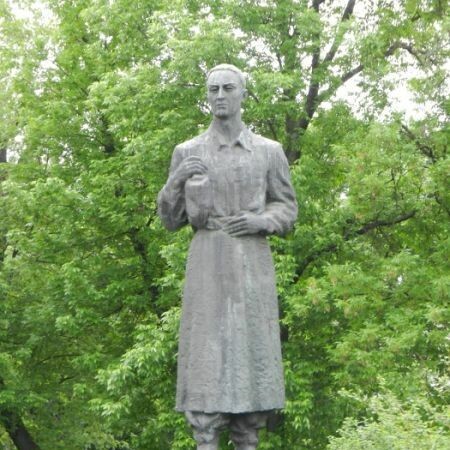 Памятник Григорию Сковороде в г Киев