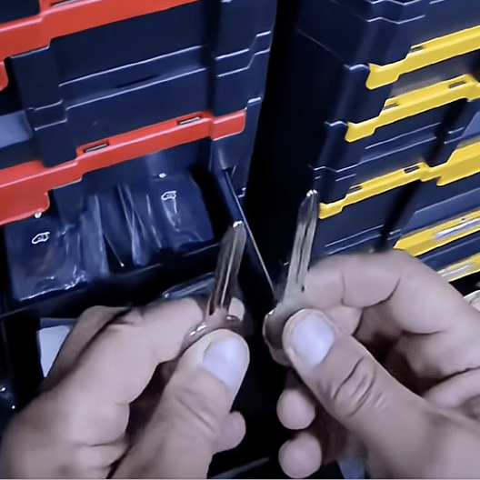 Хроники Медвежатника: отличие лезвий Y159 и Y159R. Jacksonville, FL