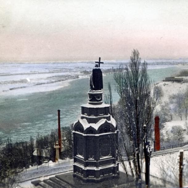 Совершенно меня завораживает это старое фото Владимирской горки!  Оксана Денисова