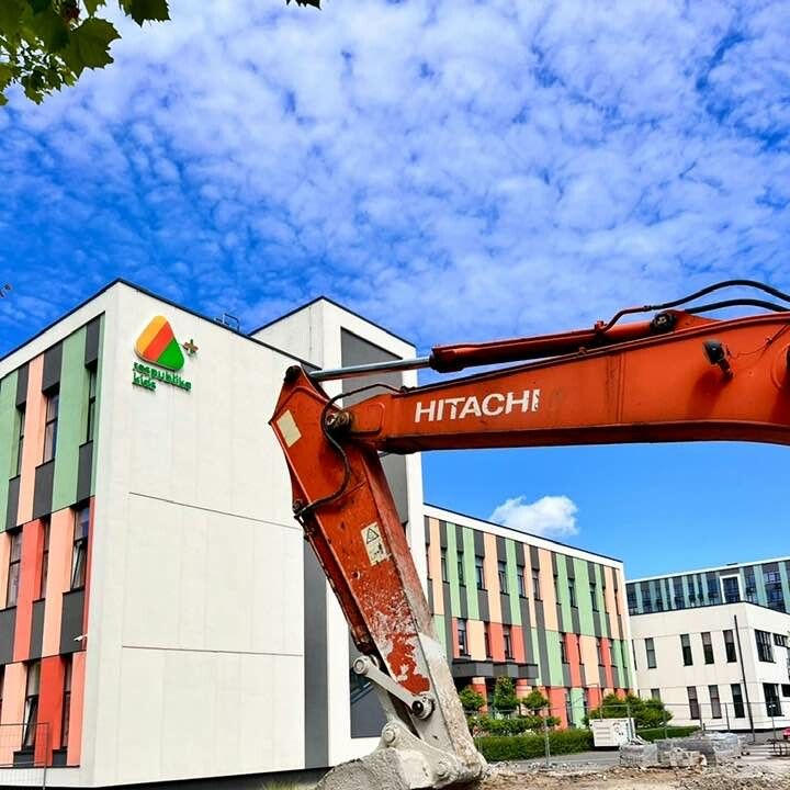 Освітня мережа А+ є найбільшою в Україні і налічує 11 навчальних закладів. ігор Ніконов