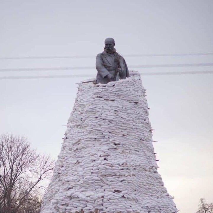 Так виглядає пам'ятник Тарасу Шевченку у Харкові