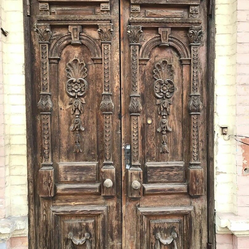 Старые двери. Оксана Денисова