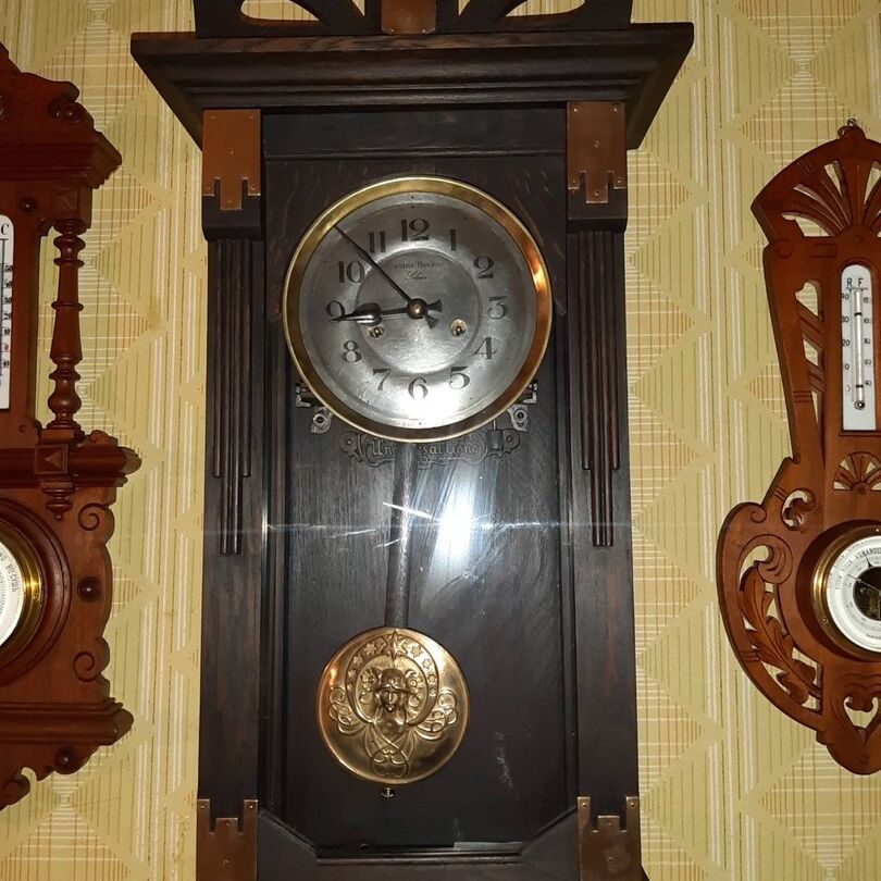 Настенные антикварные часы Gustav Becker 1910 год