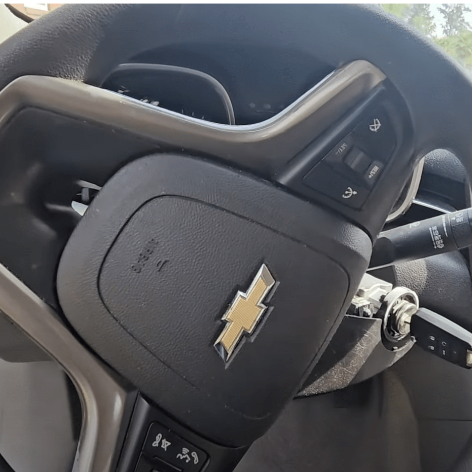 Koala Locksmith: Что делать если застрял ключ HU100 в замке зажигания Chevrolet ?? Без паники poster image
